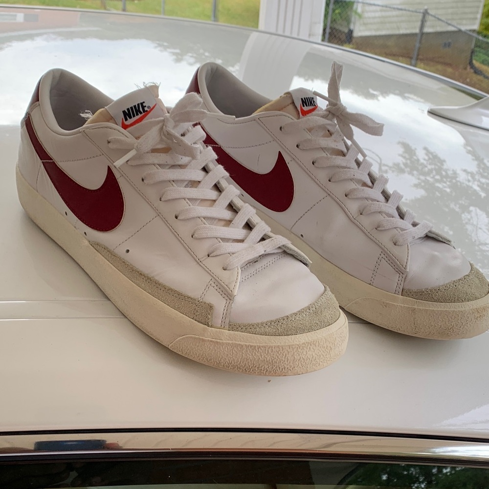 Nike White and Red Sneakers